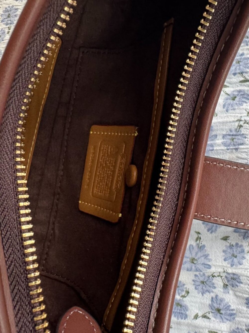 Coach Hamptons Signature Hobo Shoulder Bag - Picture 9 of 10